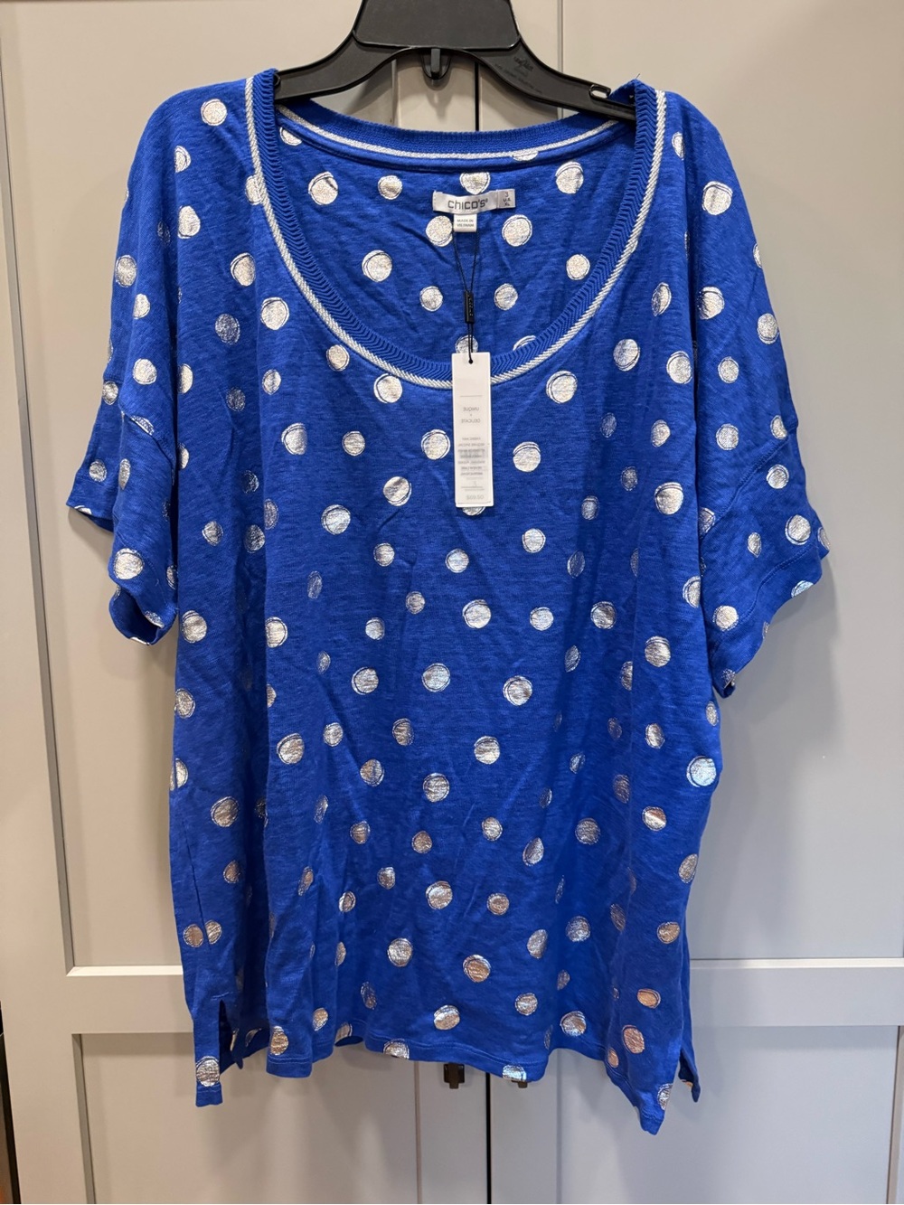 Chico's Cobalt Blue Short Sleeve Scoop Neck Top with Silver Metallic Dots